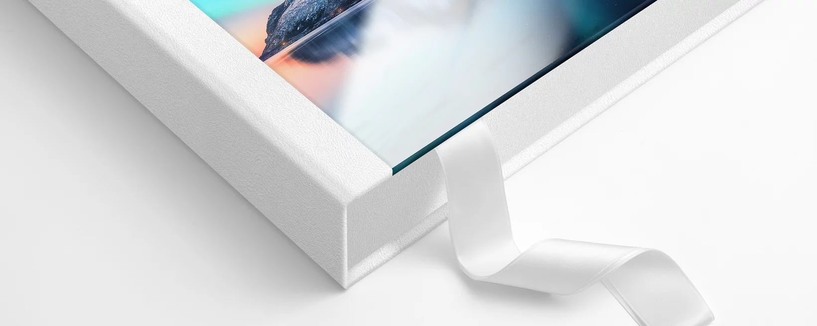 Dizájnolható akril + fehér műbőr